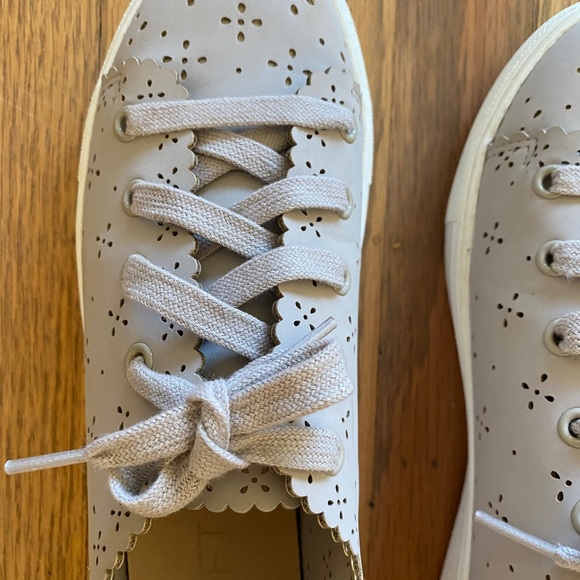 LOFT mauve leather-like sneakers with scalloped edge and cute cutouts. - Picture 7 of 8